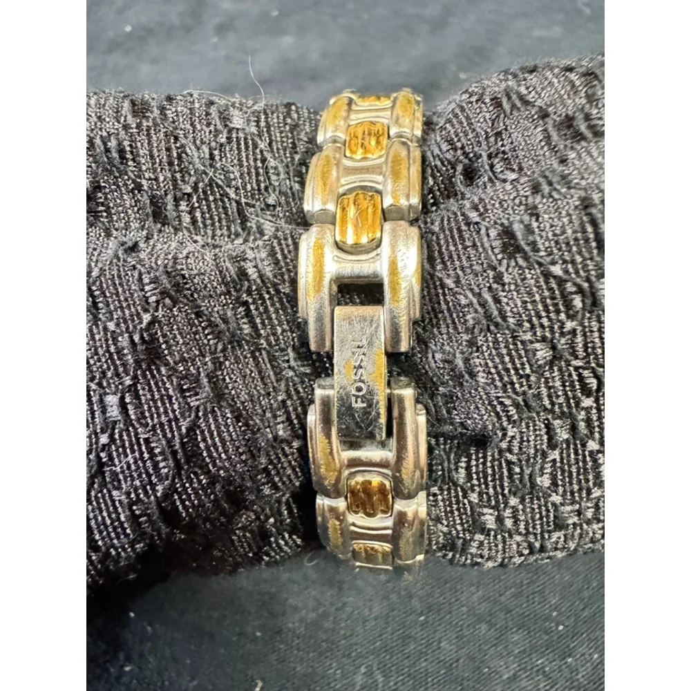 Vintage - F2 Fossil women's two-tone wrist watch with a mother-of-pearl face